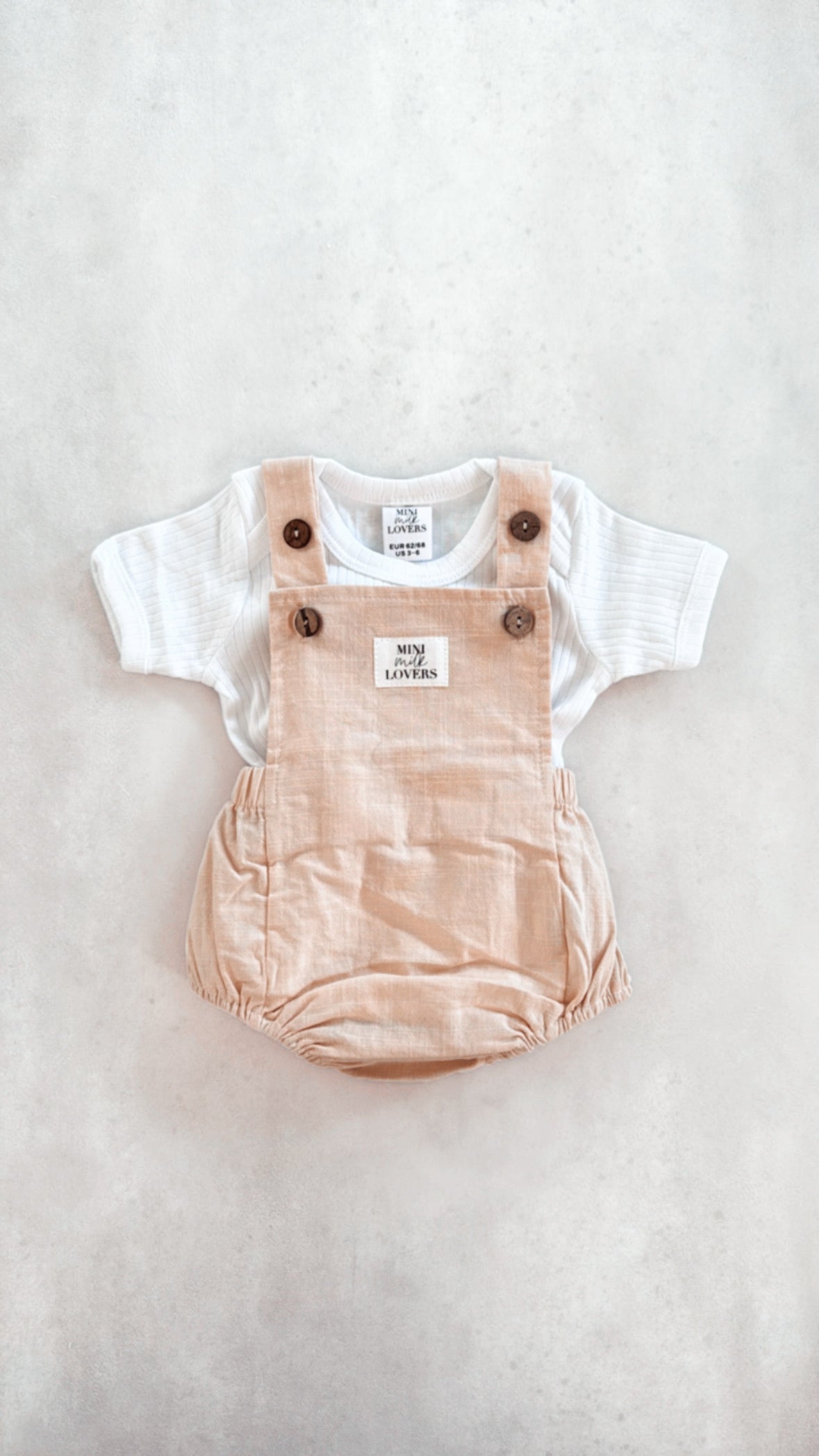 Kurze Latzhose Beige