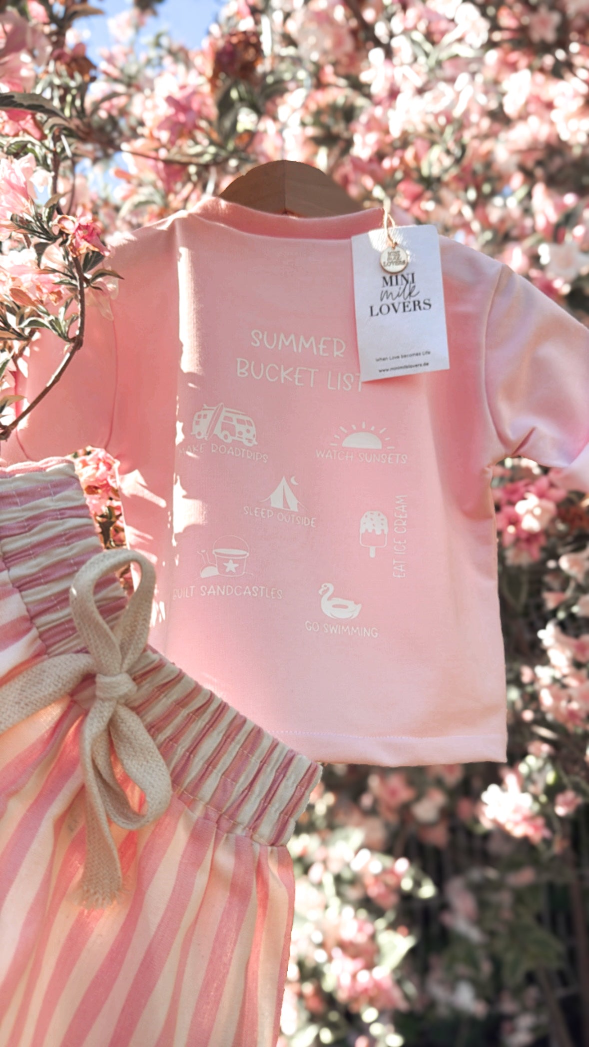 Summer Bucket List T-Shirt Pink