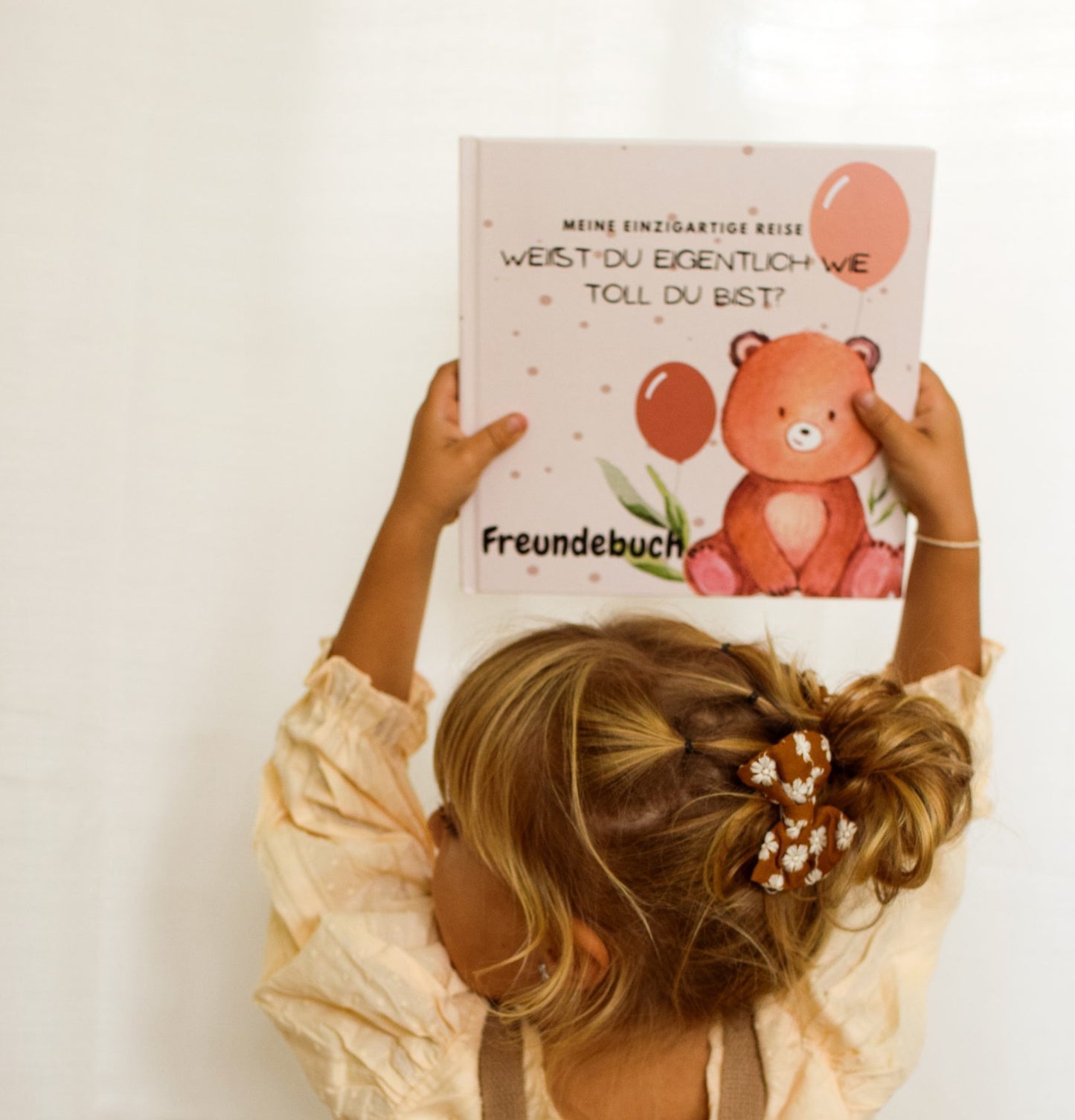 Friendship book including 16 affirmation cards