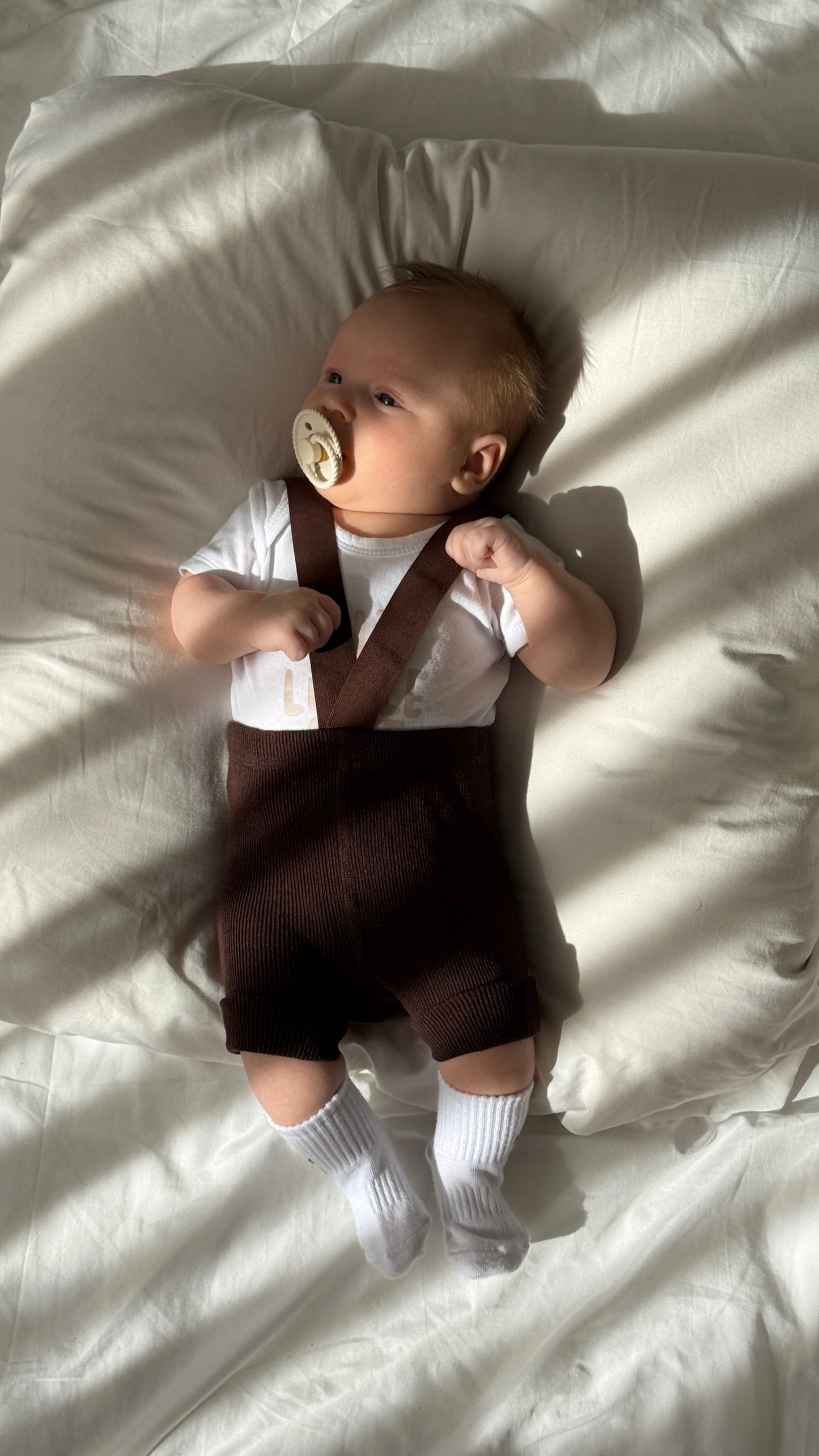 Kurze Strumpfhose mit Hosenträgern aus Bio Baumwolle