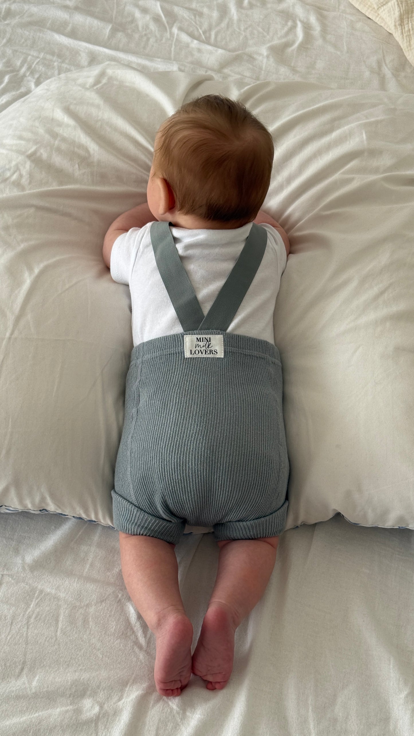 Kurze Strumpfhose mit Hosenträgern aus Bio Baumwolle