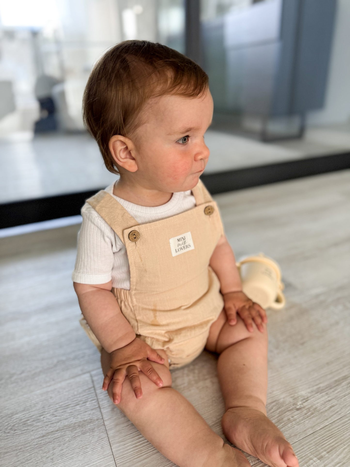 Kurze Latzhose Beige