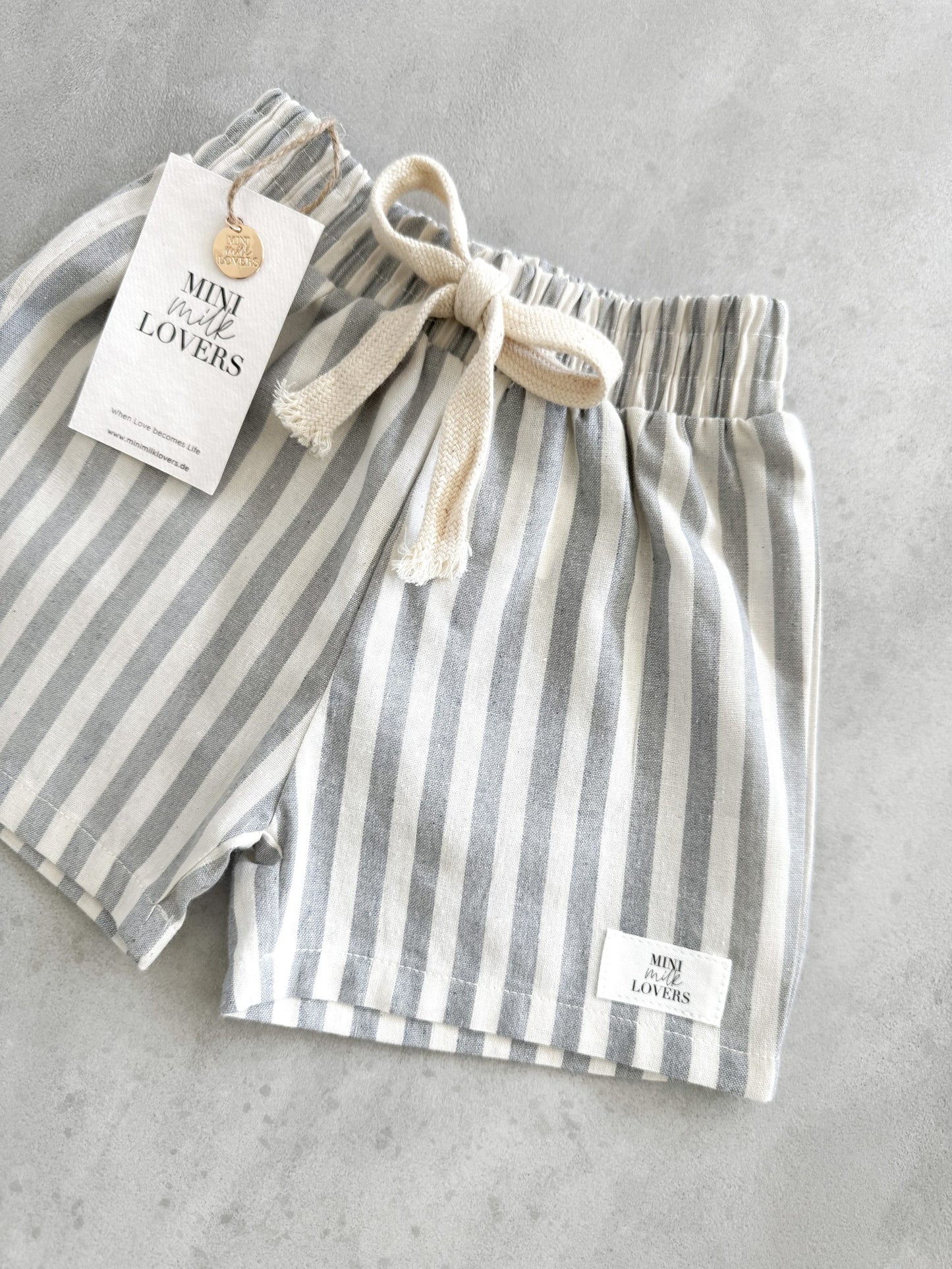 Bio Shorts Pastellblau gestreift