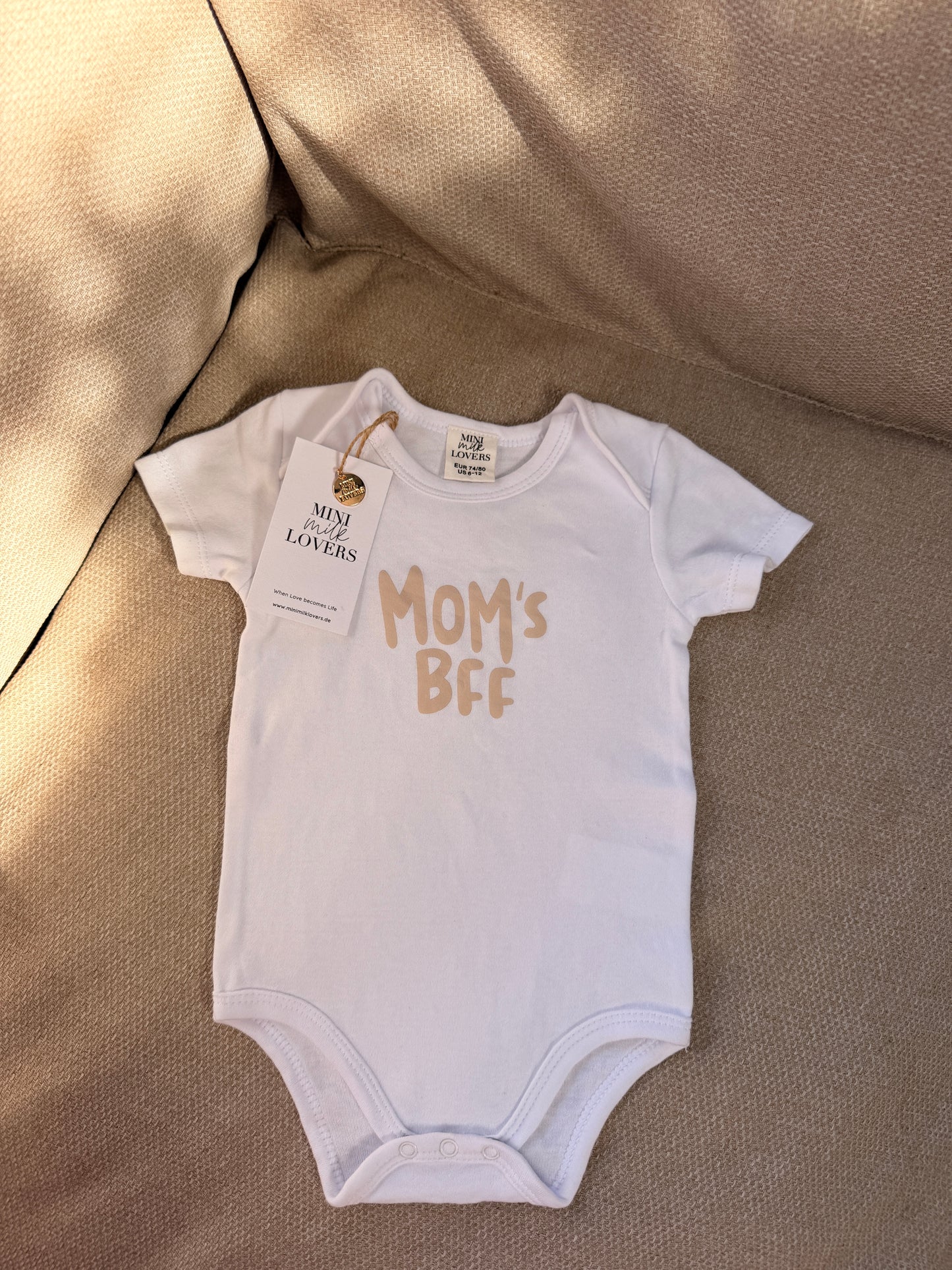 Organic cotton short-sleeved bodysuit
