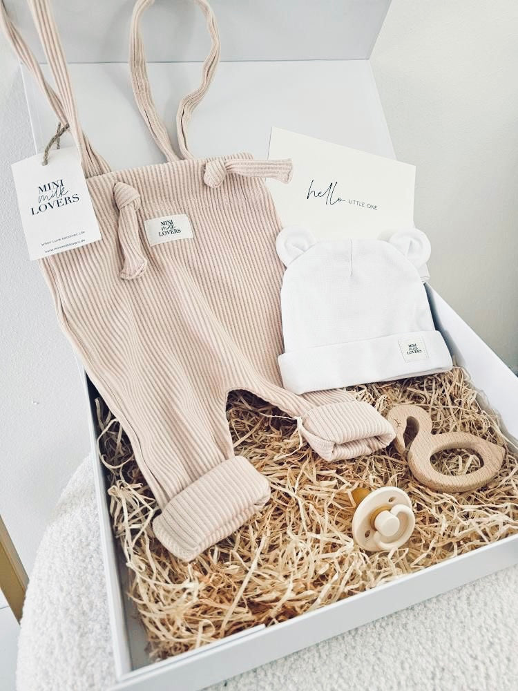 Geschenkbox Welcome little Girl