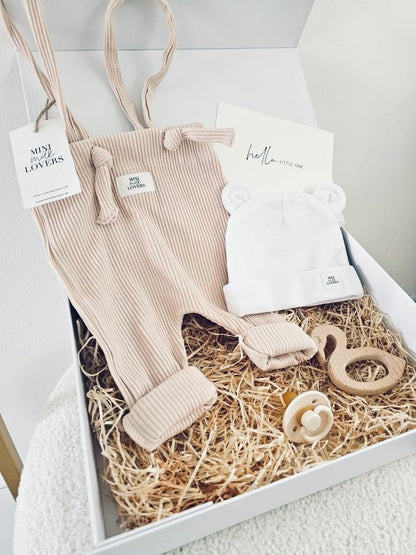 Geschenkbox Welcome little Girl