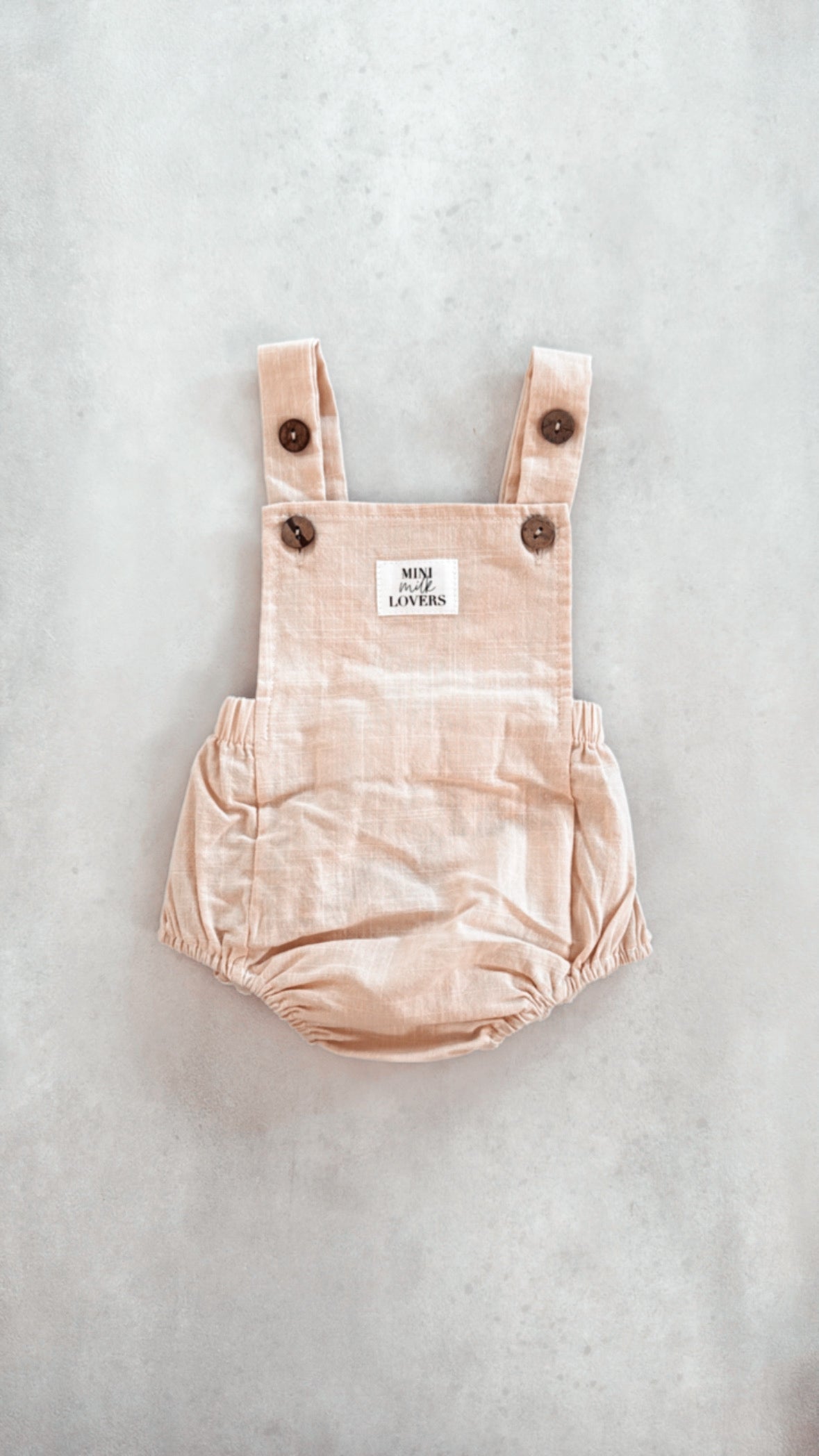 Kurze Latzhose Beige