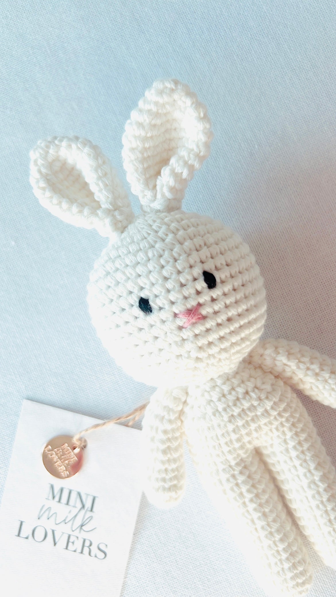 Rassel Hase gehäkelt