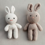 Rassel Hase gehäkelt