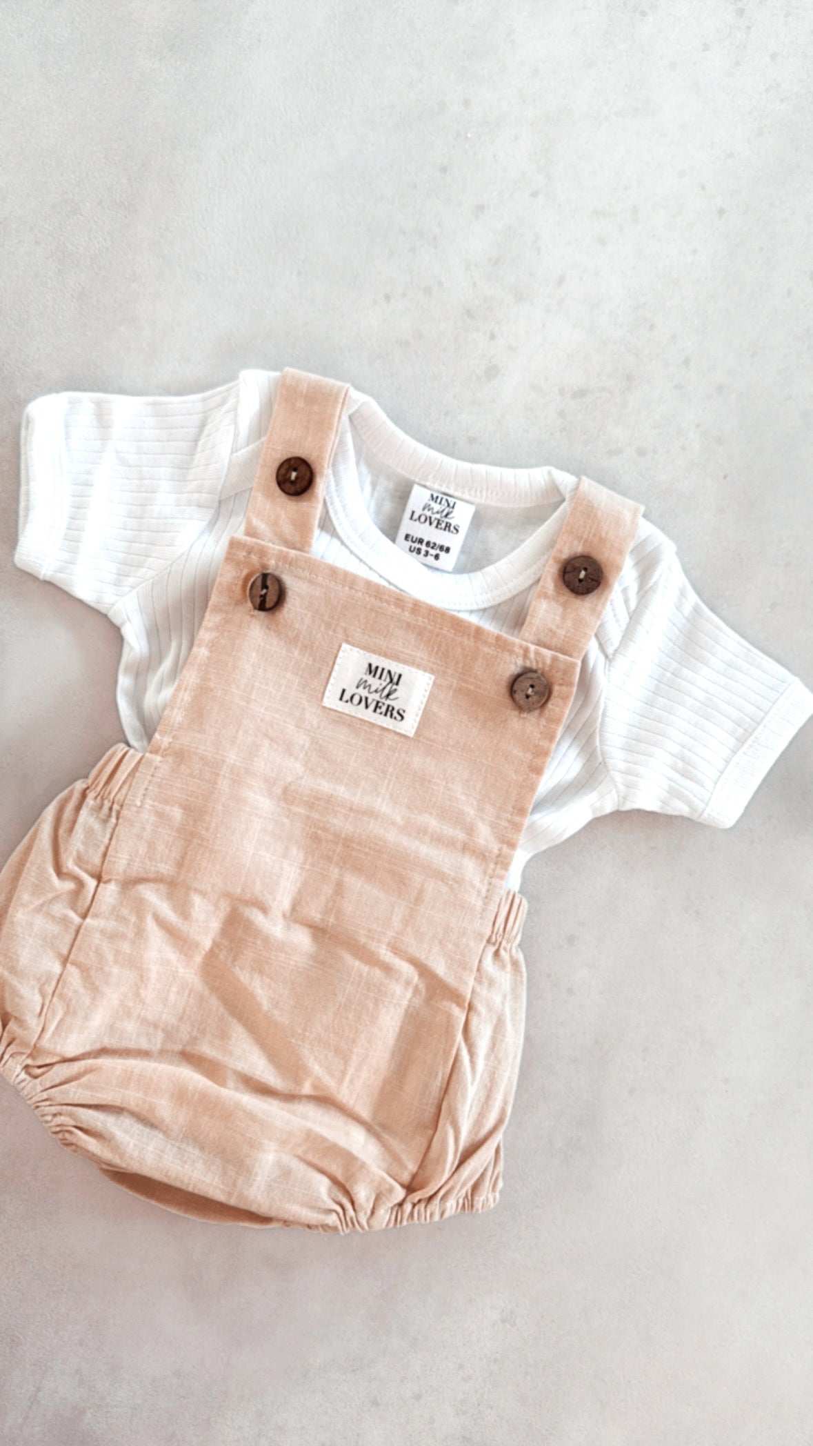 Kurze Latzhose Beige