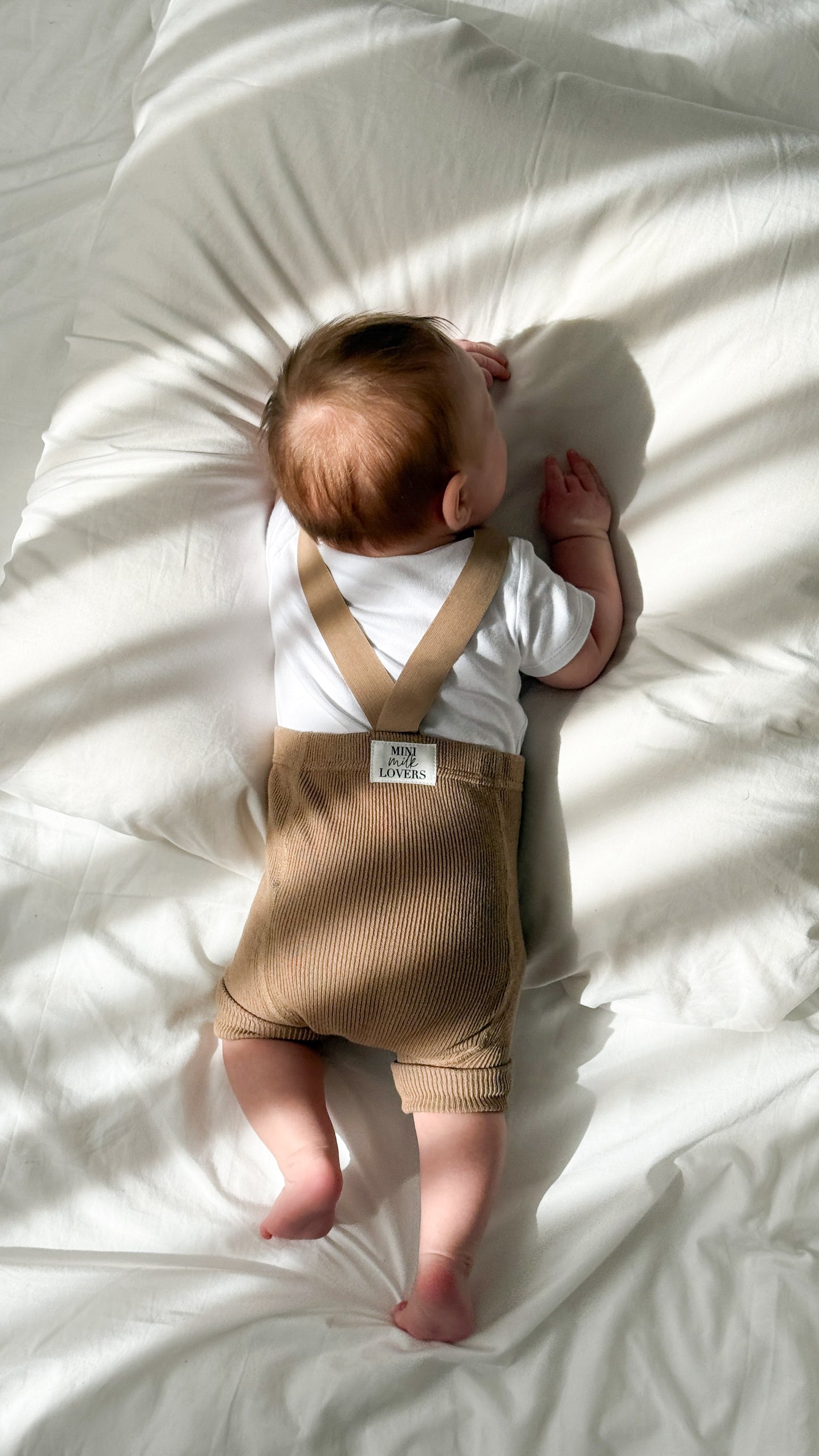 Kurze Strumpfhose mit Hosenträgern aus Bio Baumwolle