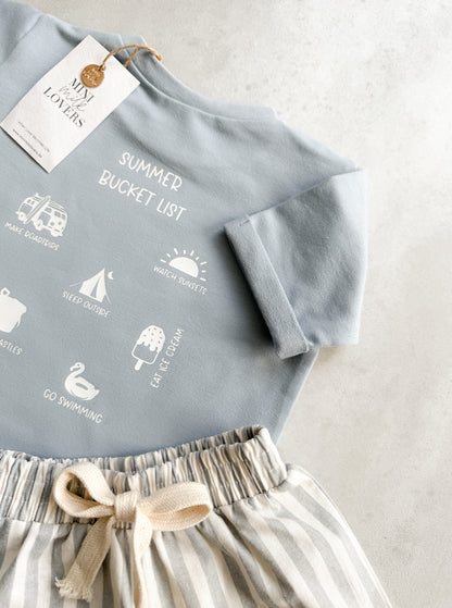 Summer Bucket List T-Shirt Pastellblau