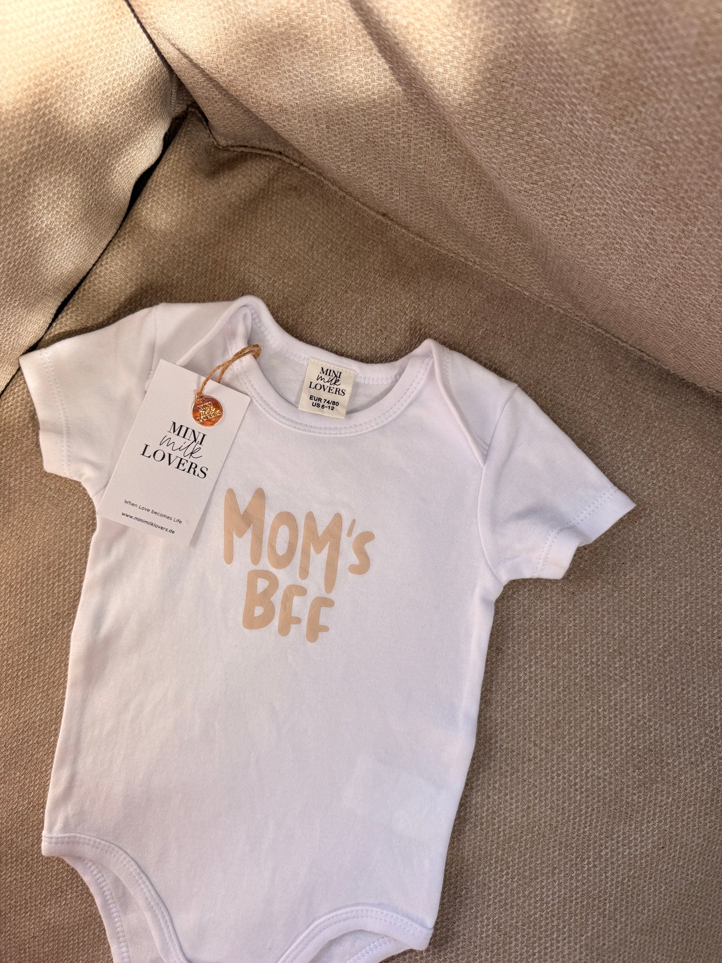 Organic cotton short-sleeved bodysuit